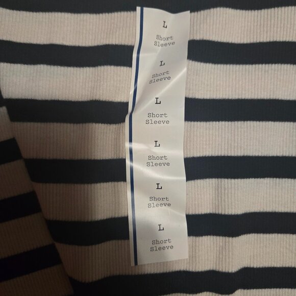 Cream & Black Striped Short Sleeve Tee – Size Large (L) - Picture 3 of 4